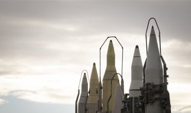 ايران توجه انذاراً للشركات الصناعية الإمريكية والاسرائيلية