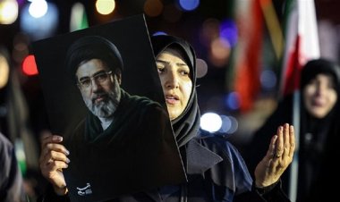 ما حقيقة تدهور الحالة الصحية للمرشد الايراني الجديد مجتبى خامنئي؟